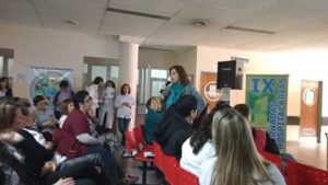 Charla y debate sobre femicidios en el Hospital Artémides Zatti de Viedma.
