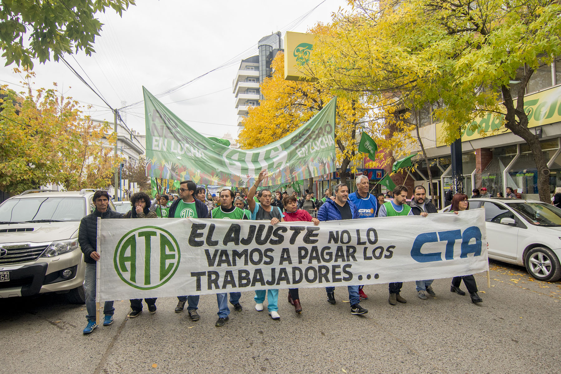 Salarios: ATE paralizó la Administración Pública y se movilizó en Río Negro