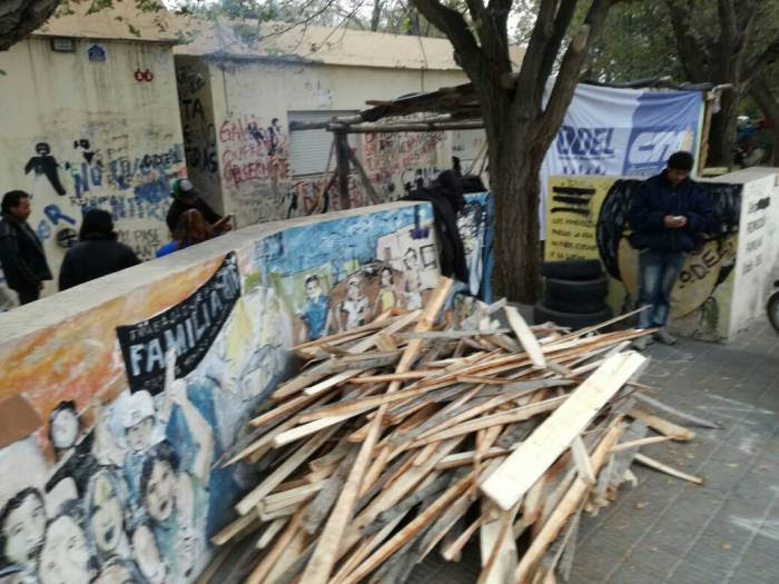Roca: desocupados de CTA acampan en Desarrollo Social y denuncian clientelismo político