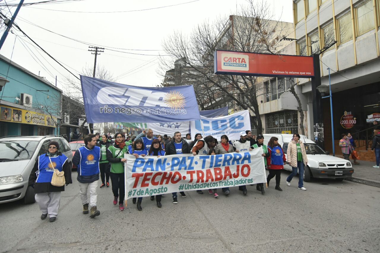 San Cayetano: acampe, contunde paro y masiva movilización de la CTA en Río Negro