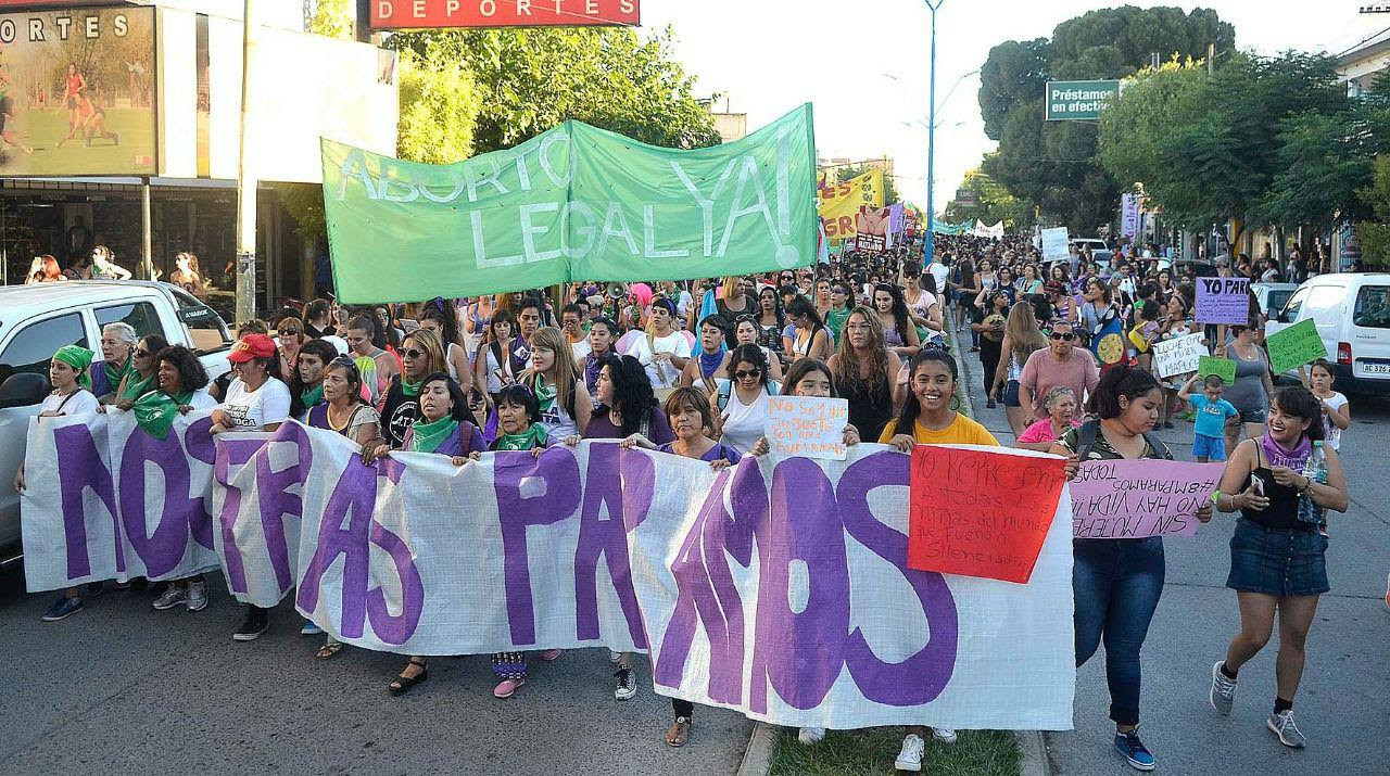 8M │Las mujeres de la CTA Autónoma de Río Negro marcharon en una jornada histórica 