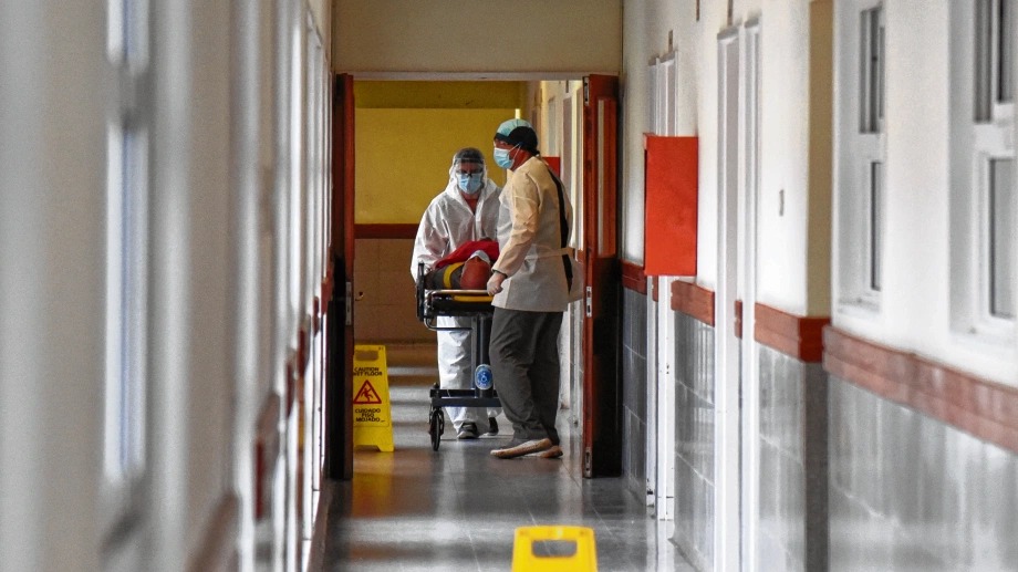 SALUD | ATE denuncia colapso en servicios del hospital de Cipolletti por falta de camilleros 