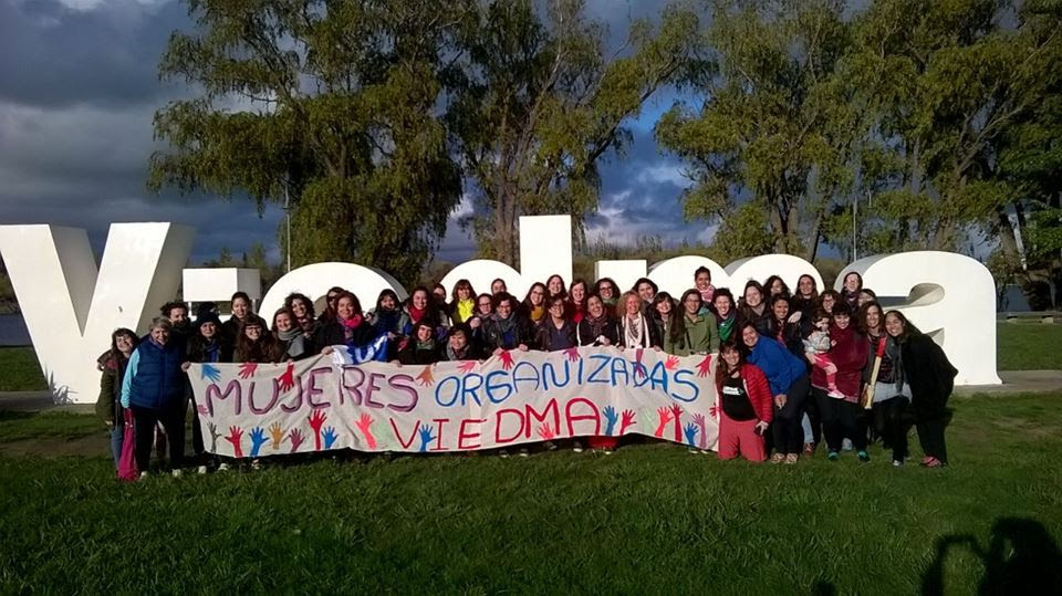 Compañeras de ATE Río Negro marchan al 31 Encuentro Nacional de Mujeres