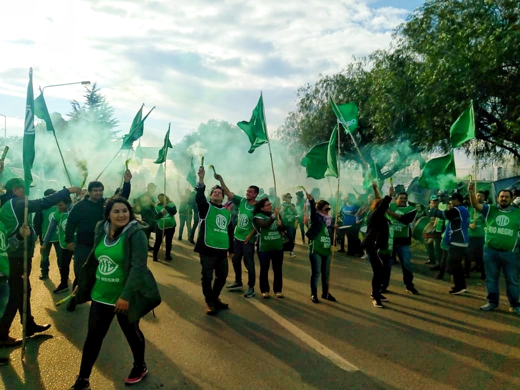 ATE y CTA bloquearon puentes carreteros y enviaron un fuerte mensaje a los gobiernos