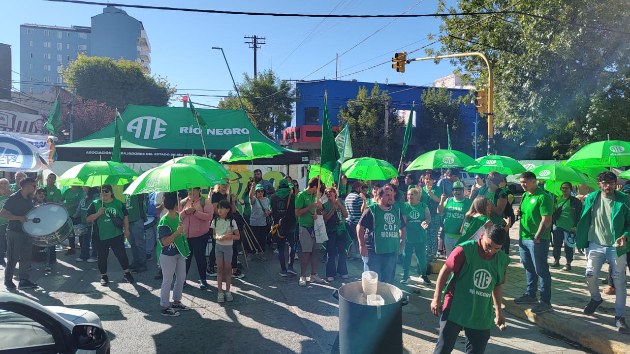 ATE paró en rechazo a las políticas de ajuste y demandó urgente aumento salarial